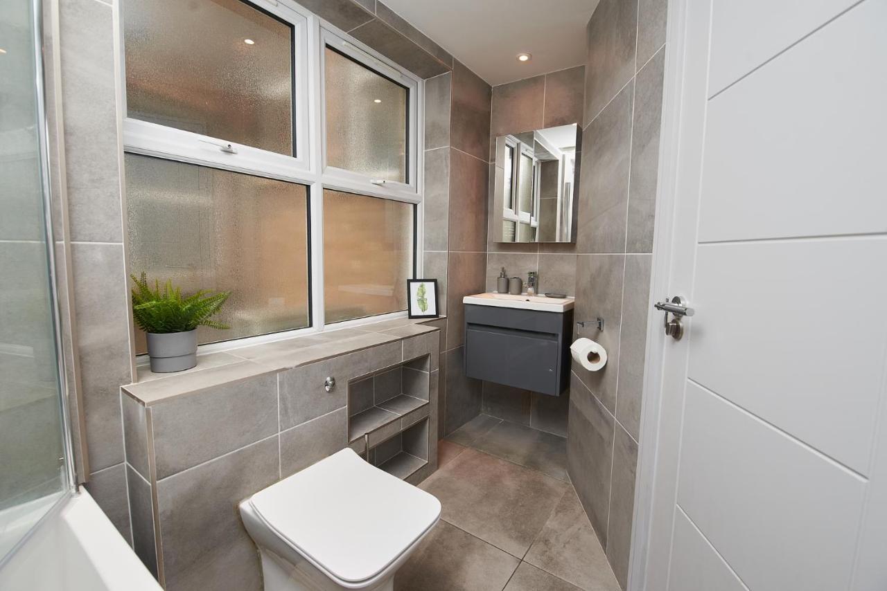 High Spec 2 Bed Apartment W/Parking Available London Eksteriør billede